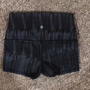 Lululemon Shorts small